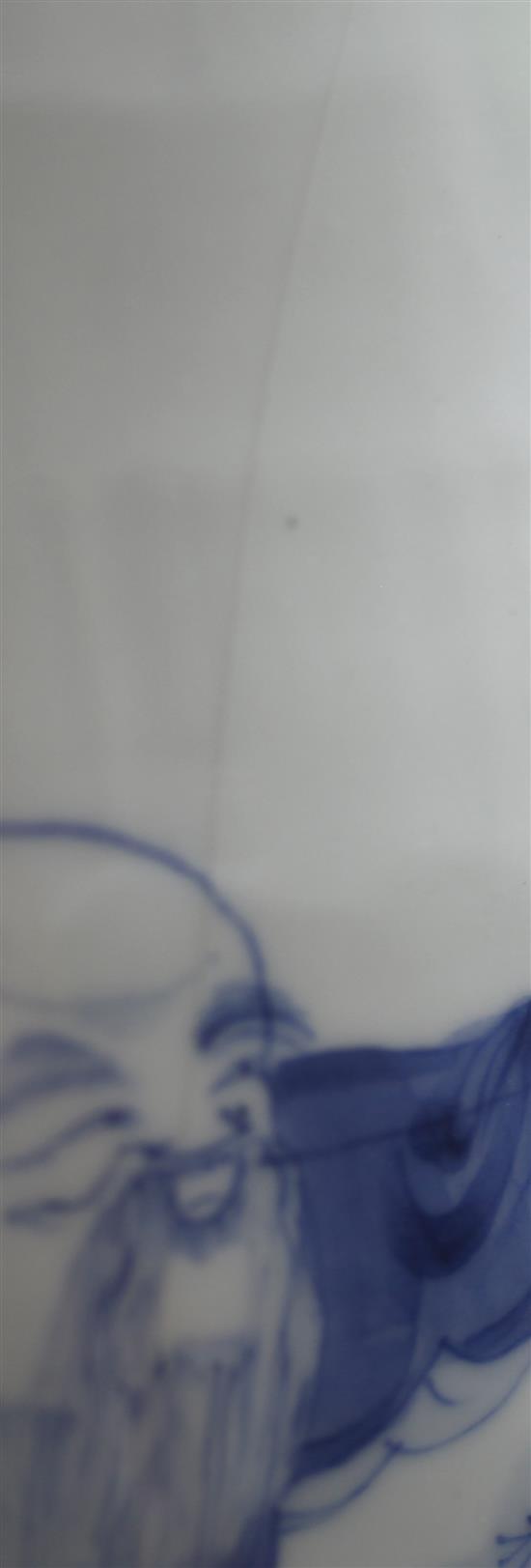 A large Chinese blue and white rouleau vase, Kangxi period (1662-1722), 46.5cm, hairline body cracks